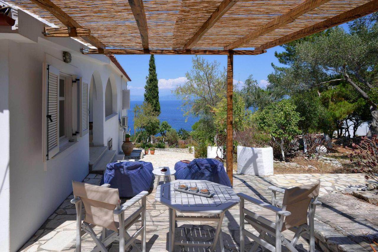 New! Paxoswhite Sea View Apartments & Studios! Гайос Экстерьер фото