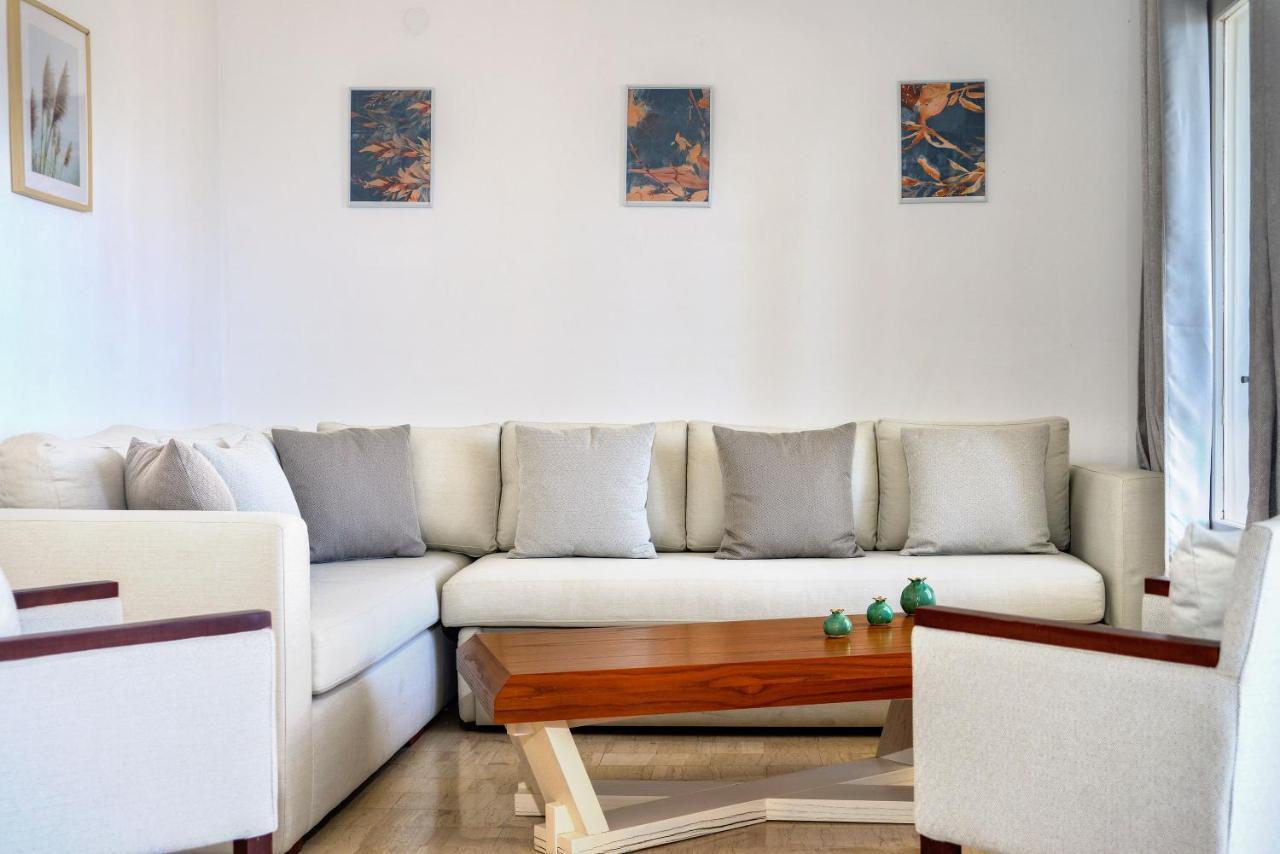 New! Paxoswhite Sea View Apartments & Studios! Гайос Экстерьер фото